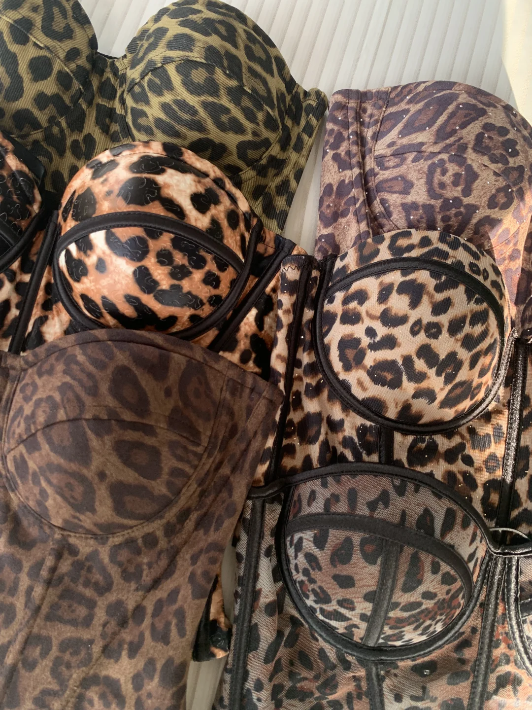 豹纹系列｜辣到爆的鱼骨胸衣，秋冬也能穿‼️