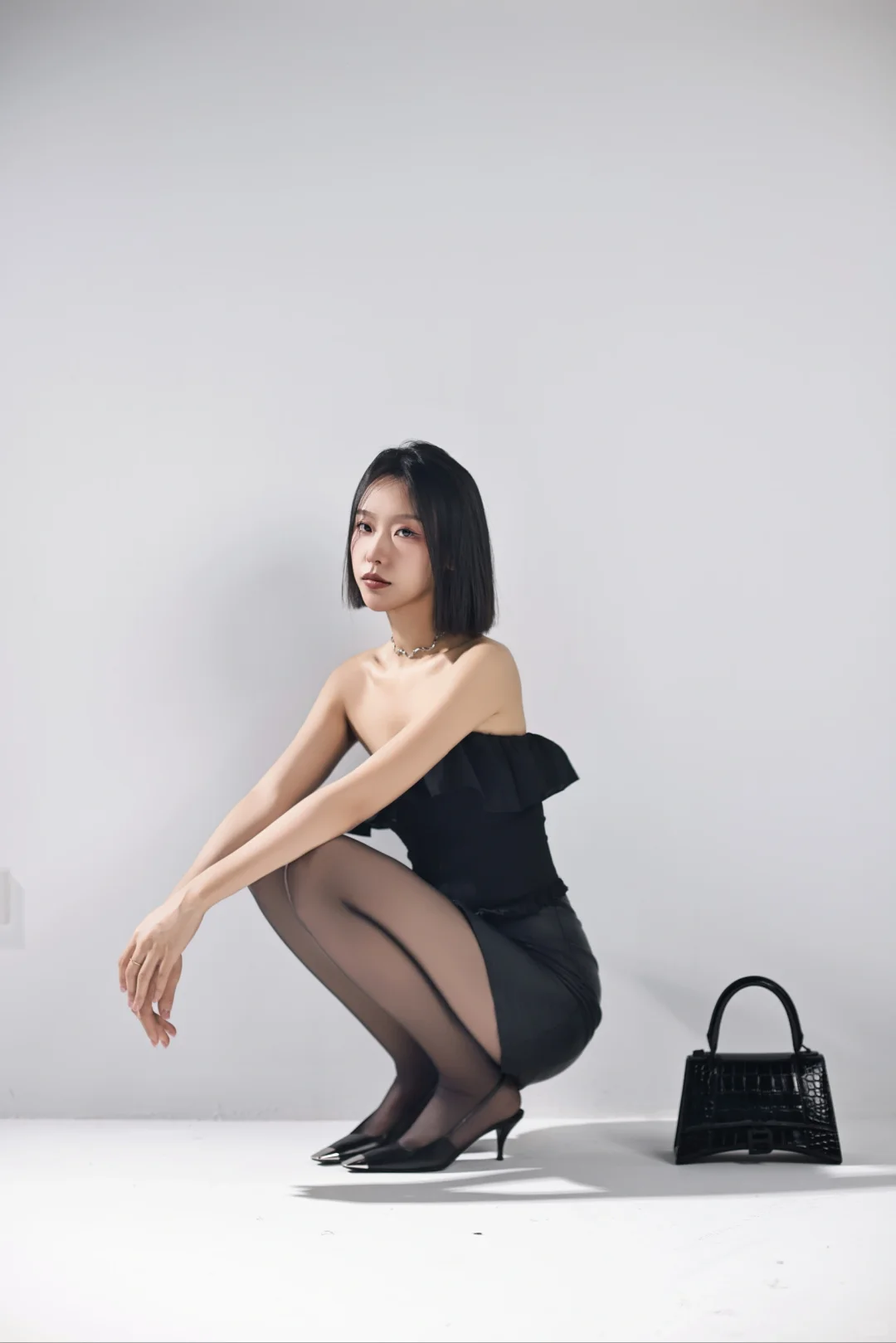 避雷这摄影，全靠模特颜值撑着御姐蹲