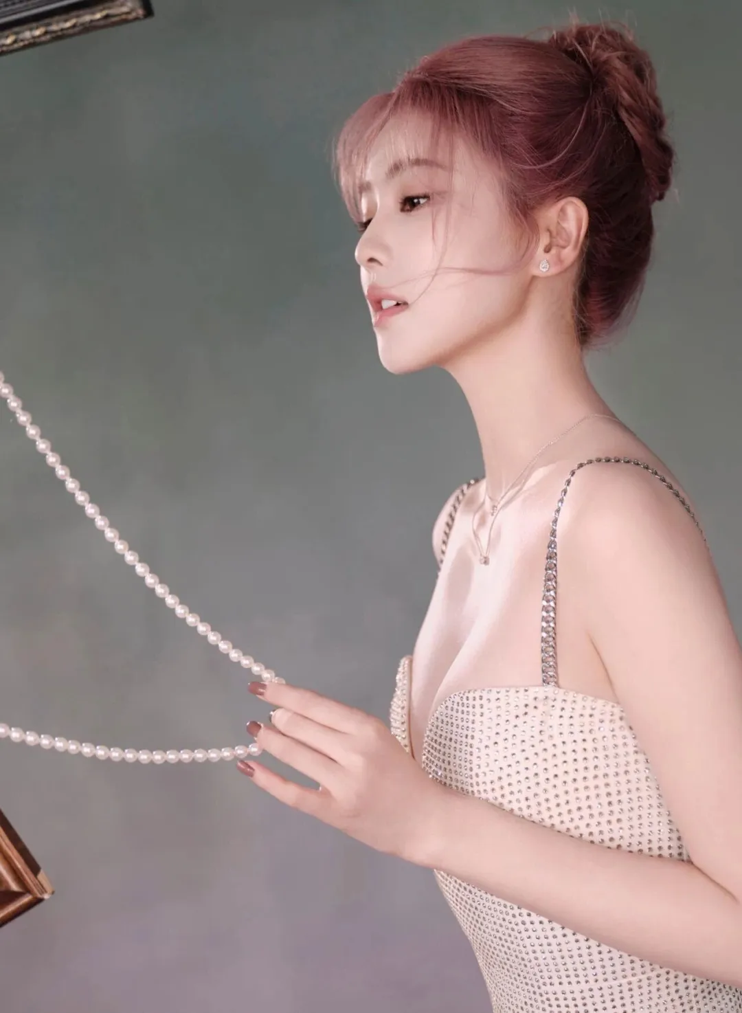 白鹿的大长腿白到反光