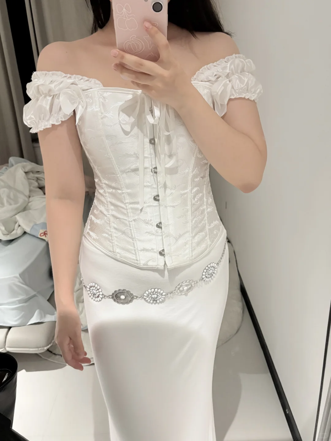 左滑▶️看肉肉女生鱼骨胸衣穿出折角腰身材！