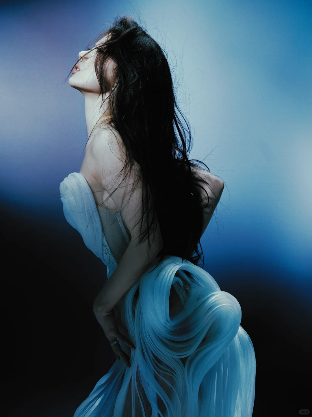 单依纯歌手2025首期造型