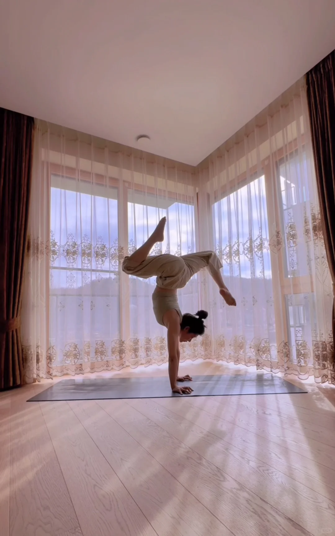 一条裤子，能穿出瑜伽的呼吸感🌿｜来自尼泊尔