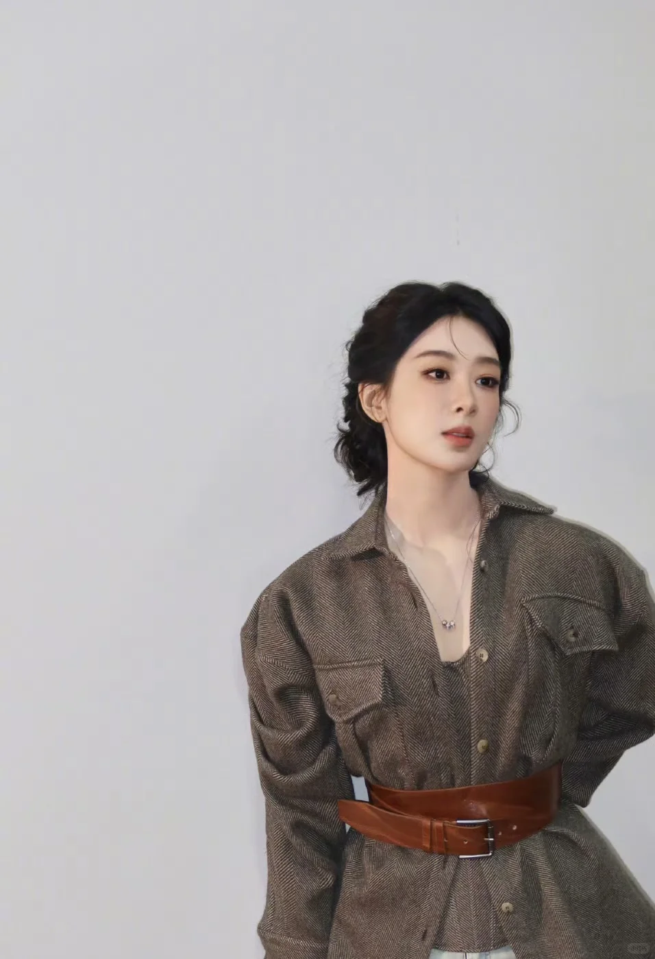 杨紫｜11.21贵气松弛感！