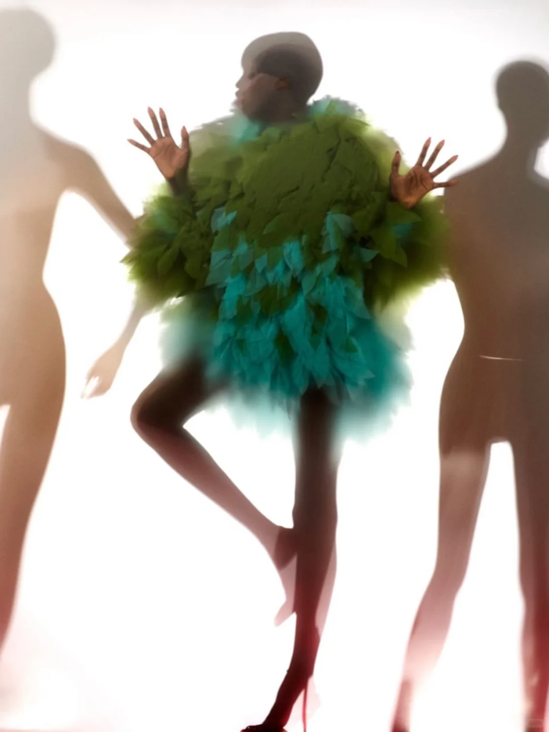 Anok Yai大战塑料假模特