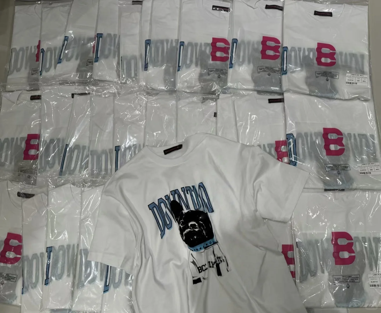 by Carrie cyan 粉标T