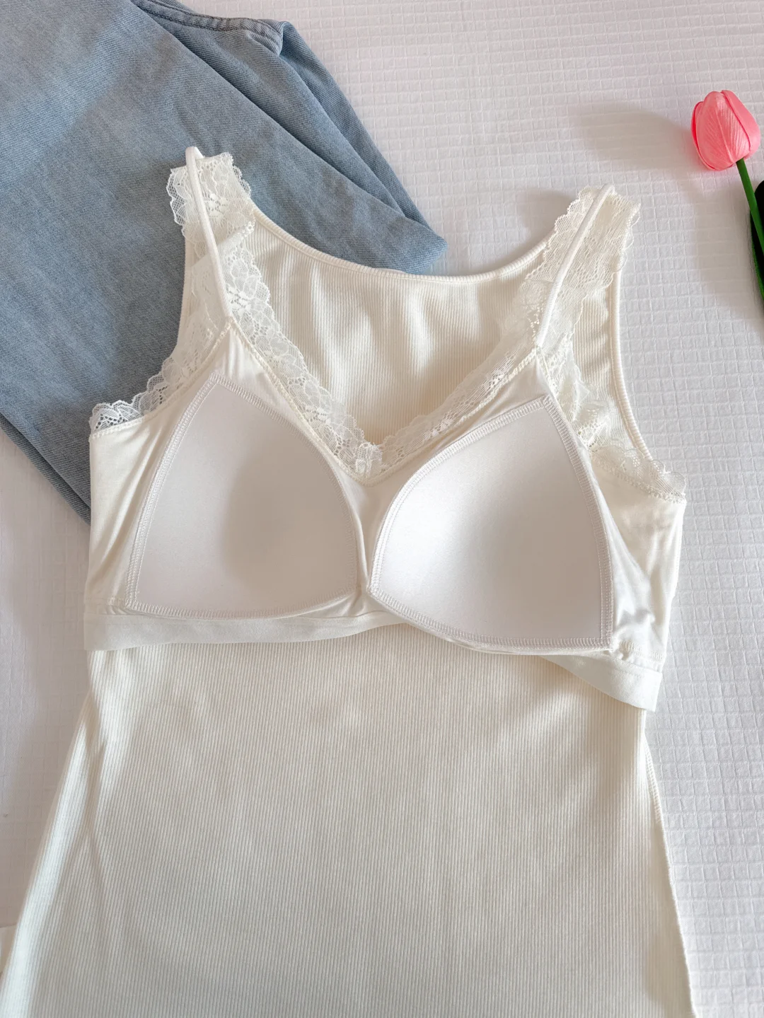 誓死追随的蕾丝吊带，温柔奶白色，又欲又纯～