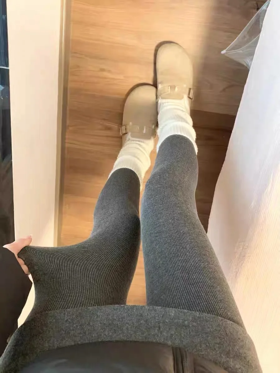 灰色打底裤才是冬天的单品