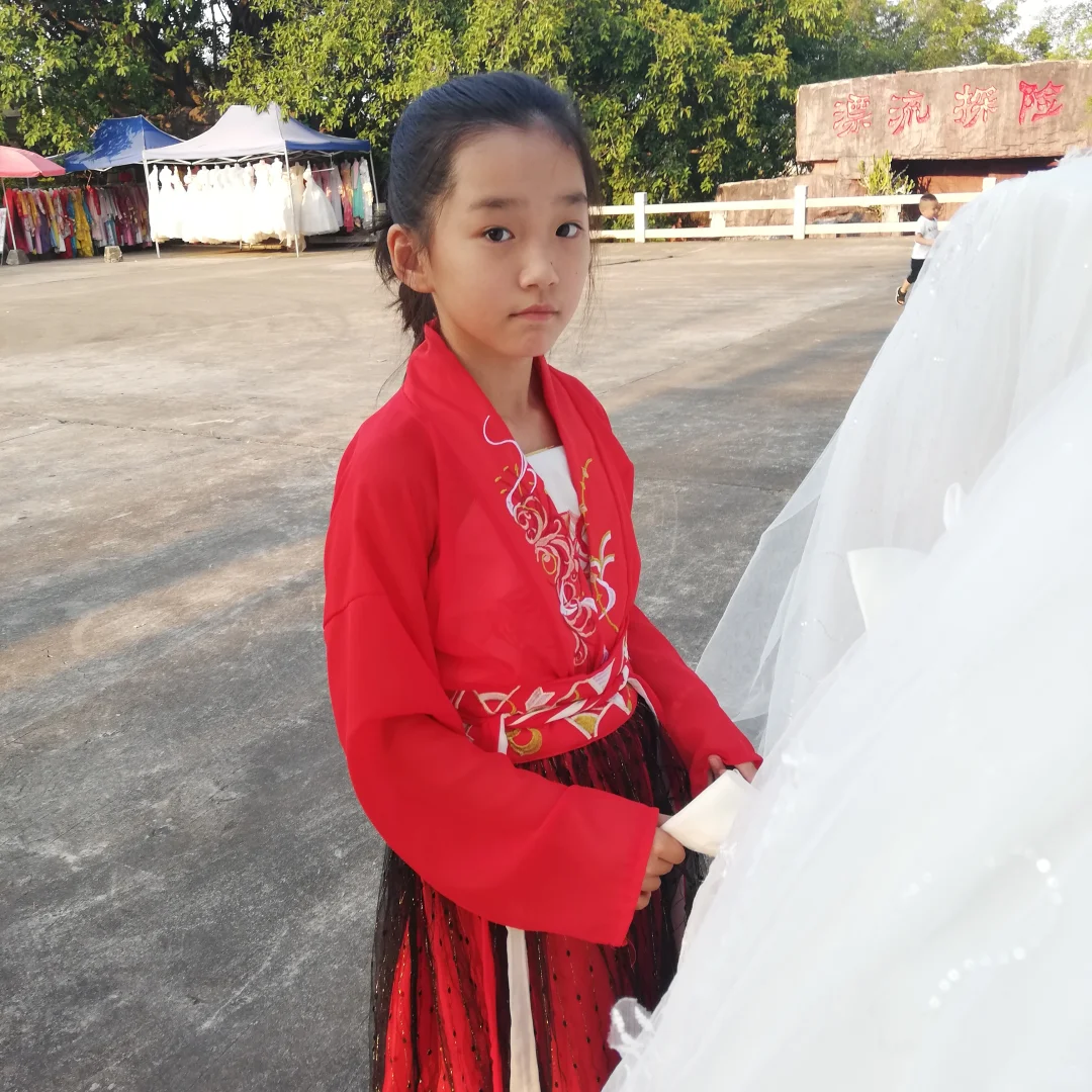 女孩子脸长这么秀气真的很好看