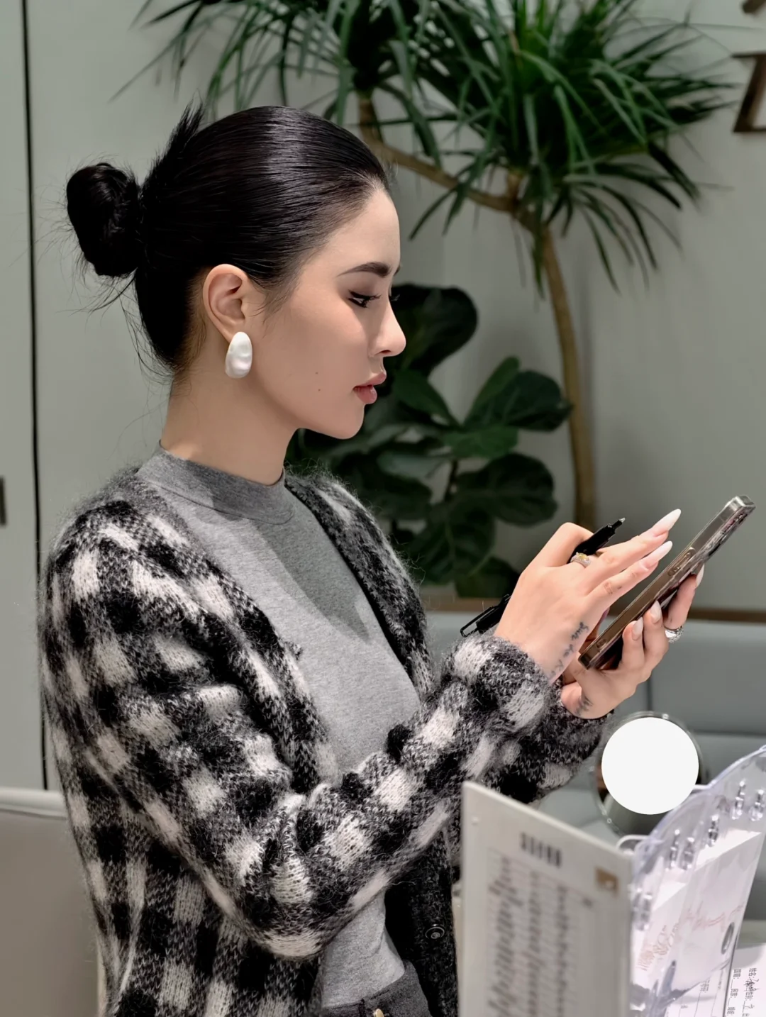 我更关注“纵深比”