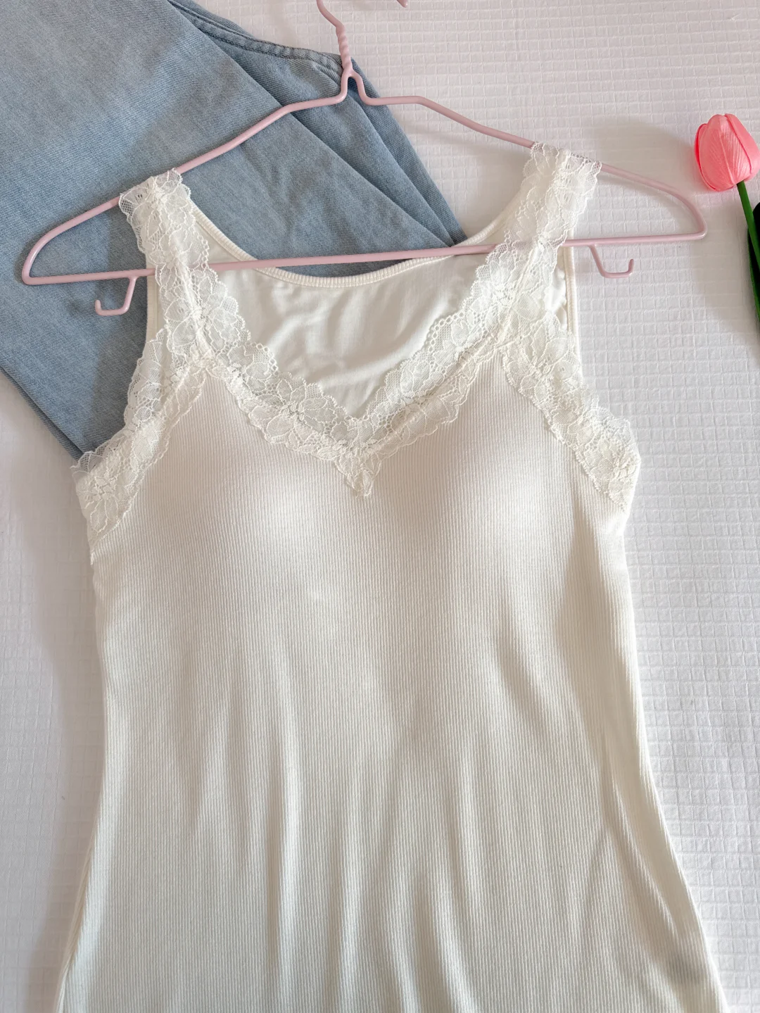 誓死追随的蕾丝吊带，温柔奶白色，又欲又纯～