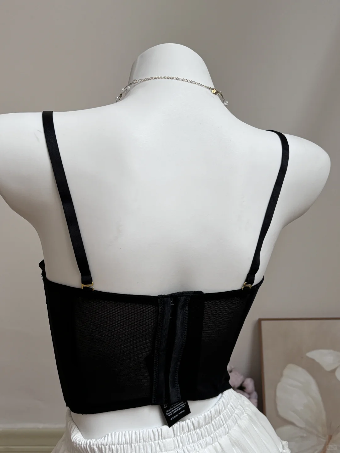 黑色蕾丝鱼骨胸衣