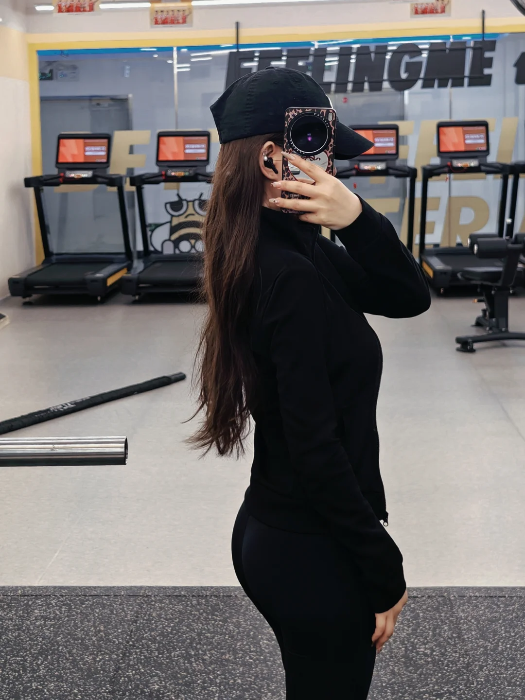 已练💦黑色才是YYDS