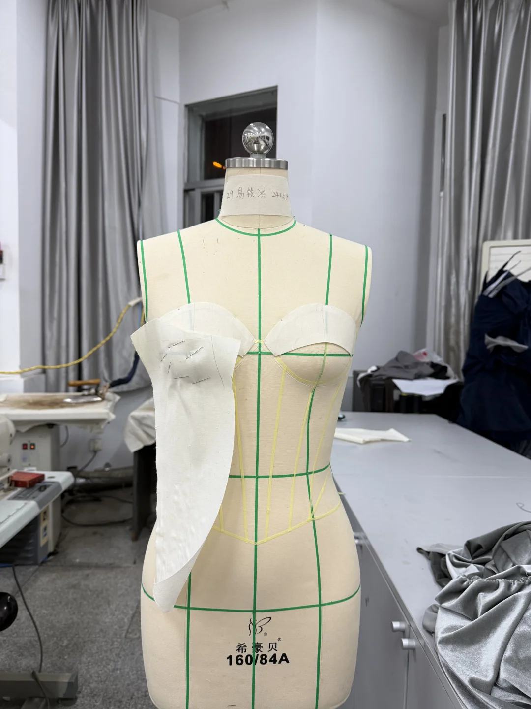 法式紧身胸衣立裁