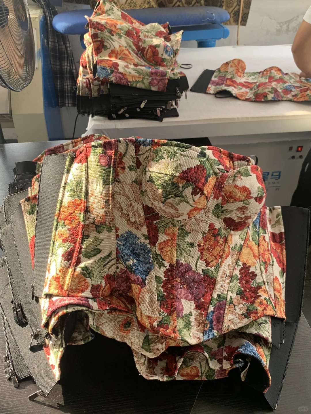 新中式｜巨显瘦的鱼骨胸衣，拍照必出片系列～