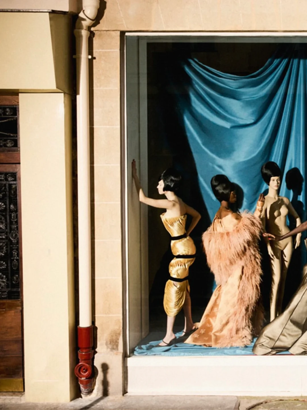 Anok Yai大战塑料假模特