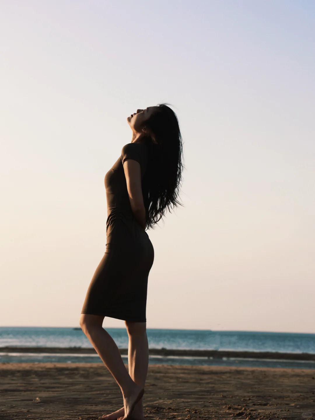 双C腰线 绝了!!!显瘦 显腰身短袖连衣裙