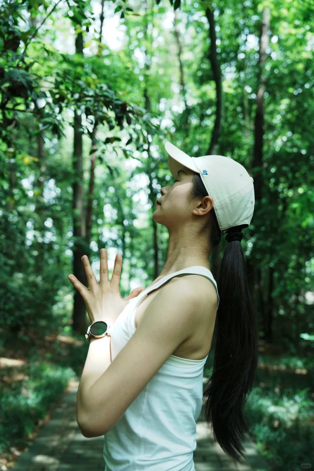 森系瑜伽晨光中与树木🌲共舞✨