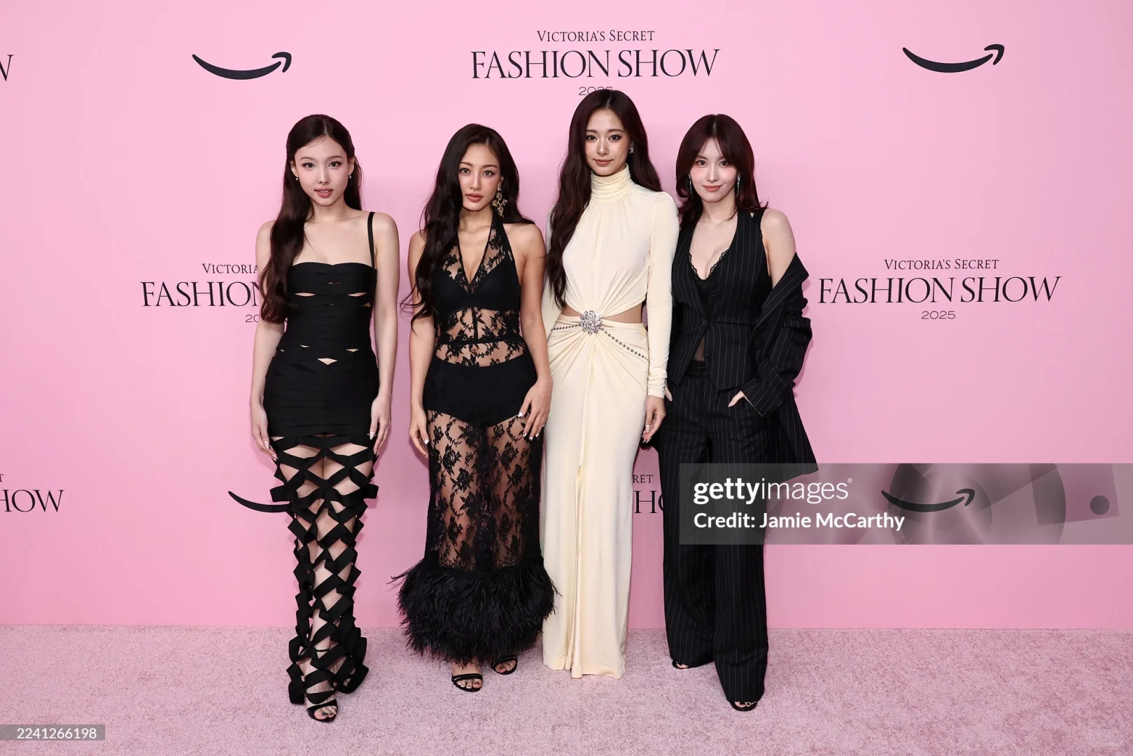 有种舌头伸不进屏幕的无力感...