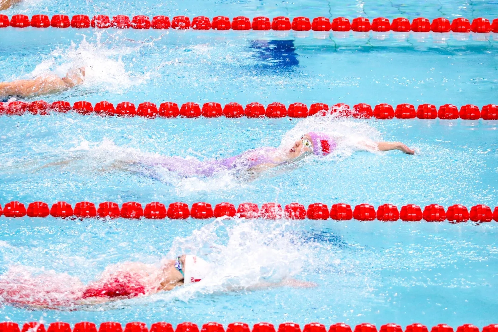 心中有火，眼里有光。