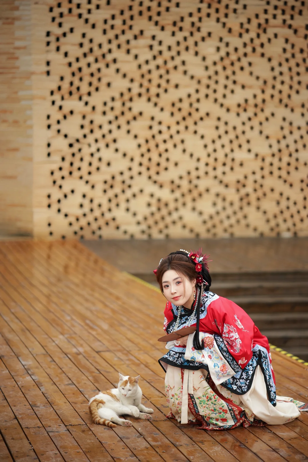 红色是真的出挑啊‼️景德镇清汉女妆造