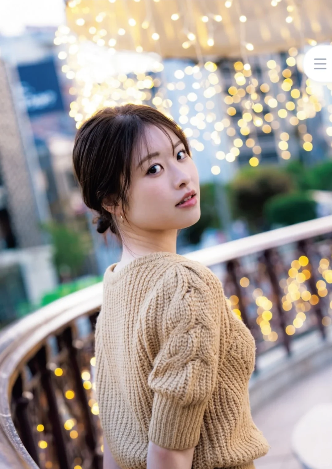 中西智代梨1st写真集「ちより日和」