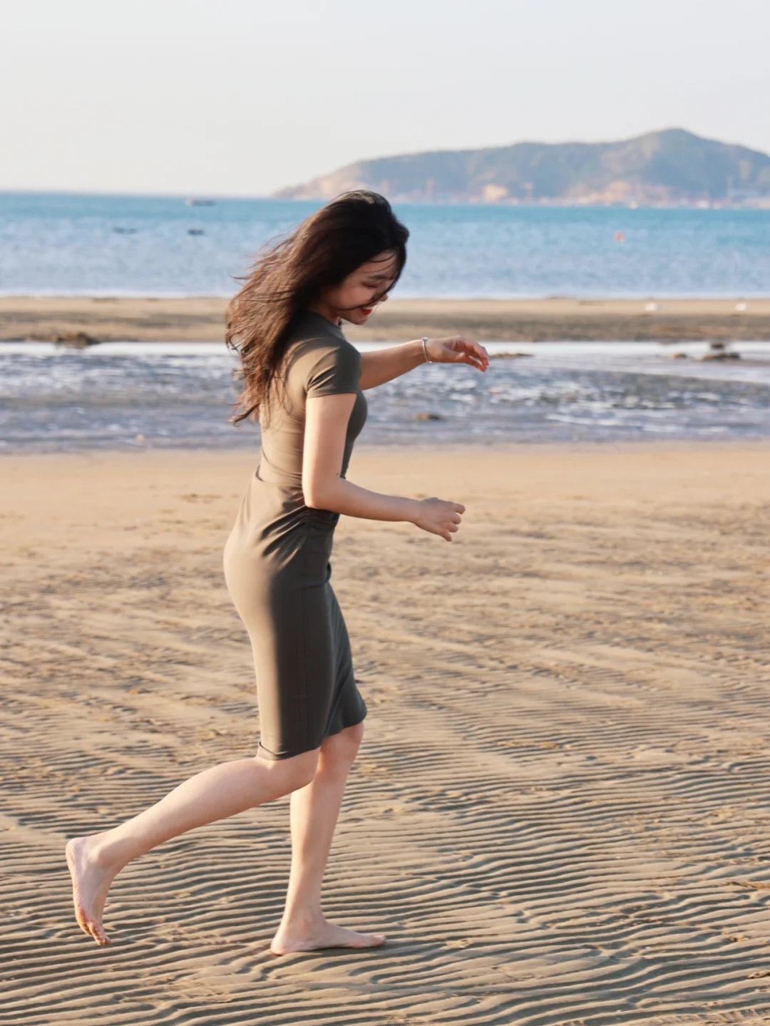 双C腰线 绝了!!!显瘦 显腰身短袖连衣裙