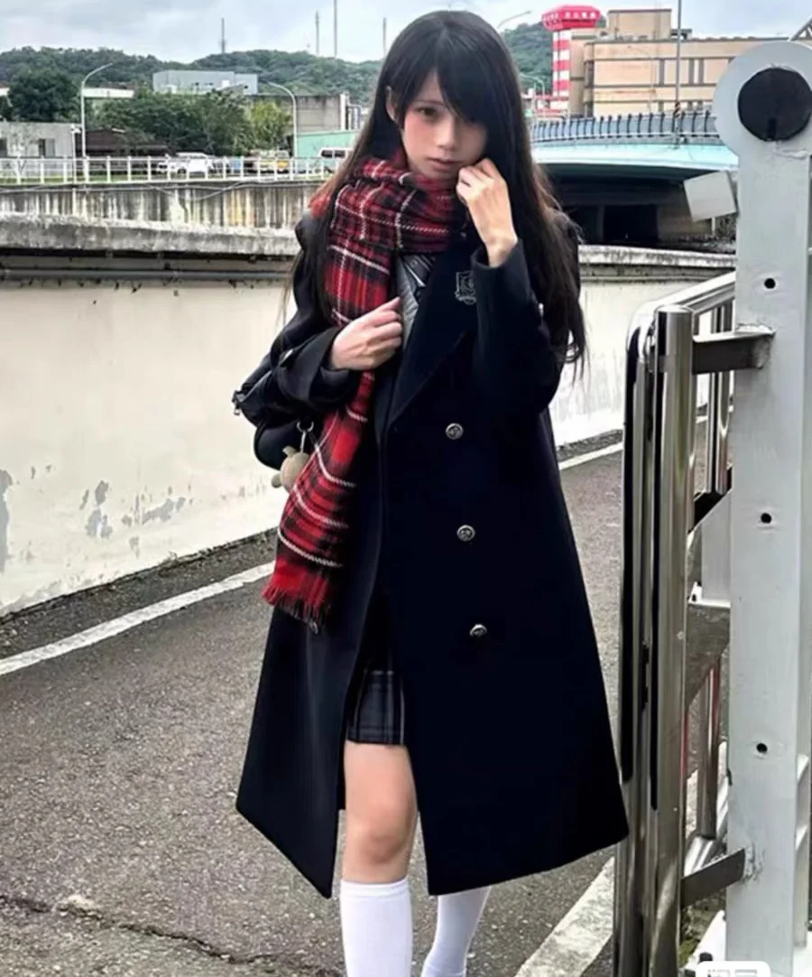 粗花千猪黑色大衣