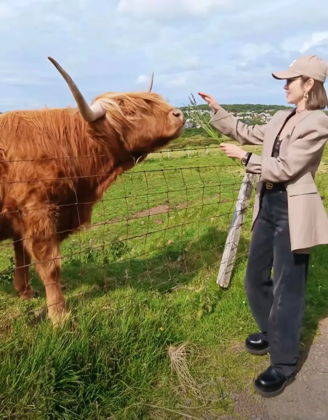 唐艺昕也太敢穿了，身材是真的好