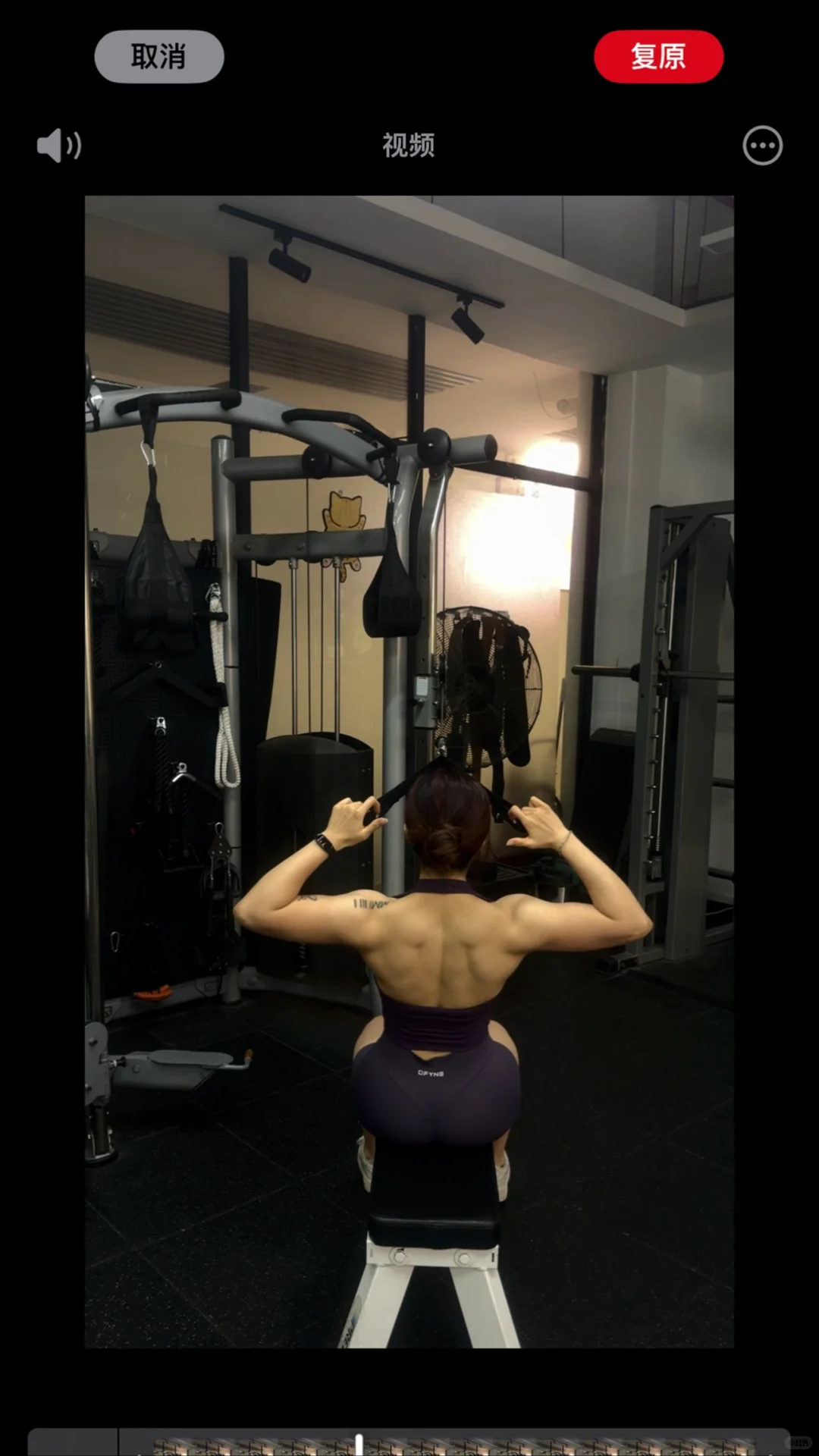 减脂期逐渐清晰的线条