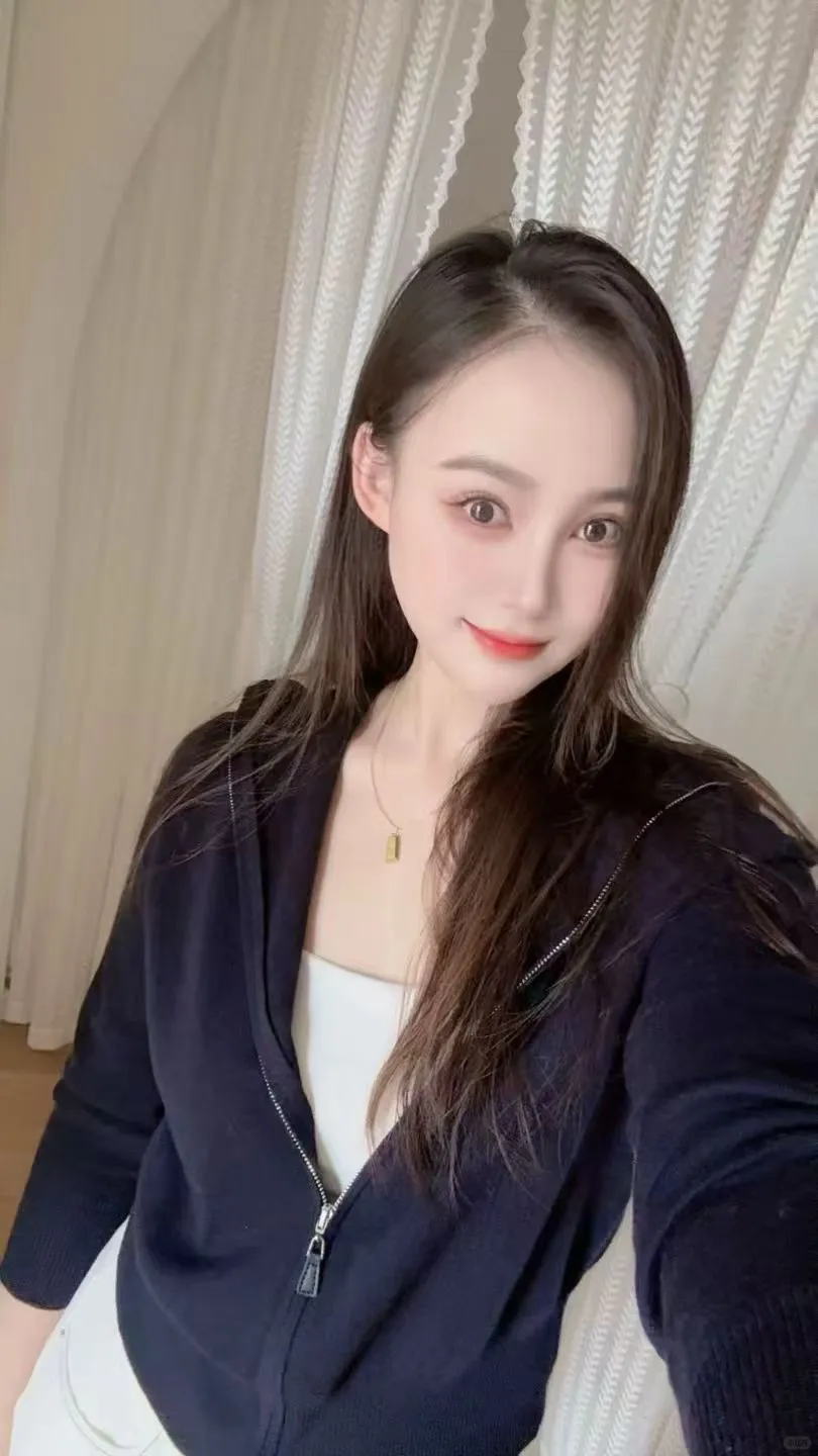 随手咔嚓美的很轻松！喜欢这张脸蛋~