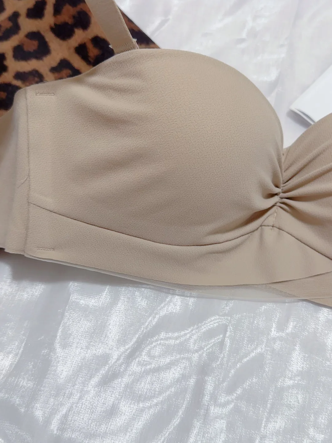 小胸夏日救星！无痕聚拢✨ 穿上直接小A变C杯！