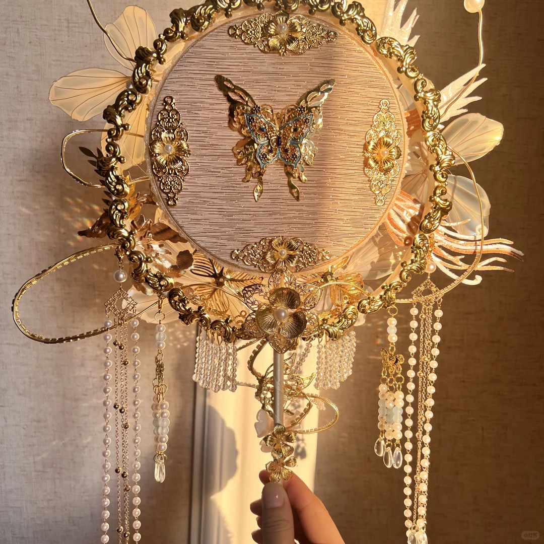 收到了男朋友女朋友送来的团扇