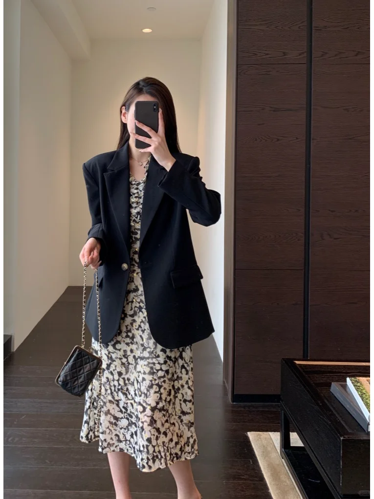 微妙勾勒出姣好的身材曲线哪个女生能够拒绝