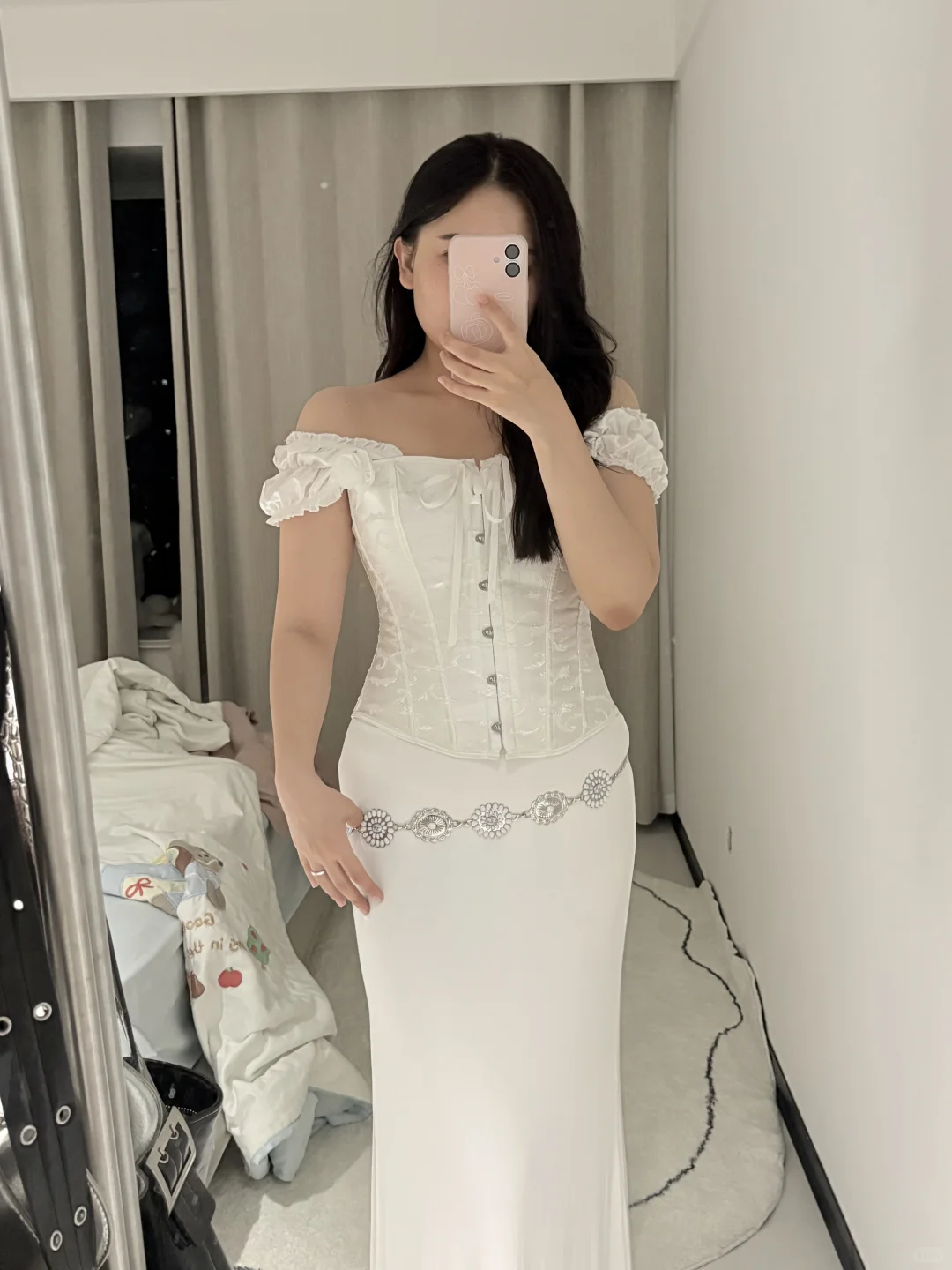 左滑▶️看肉肉女生鱼骨胸衣穿出折角腰身材！