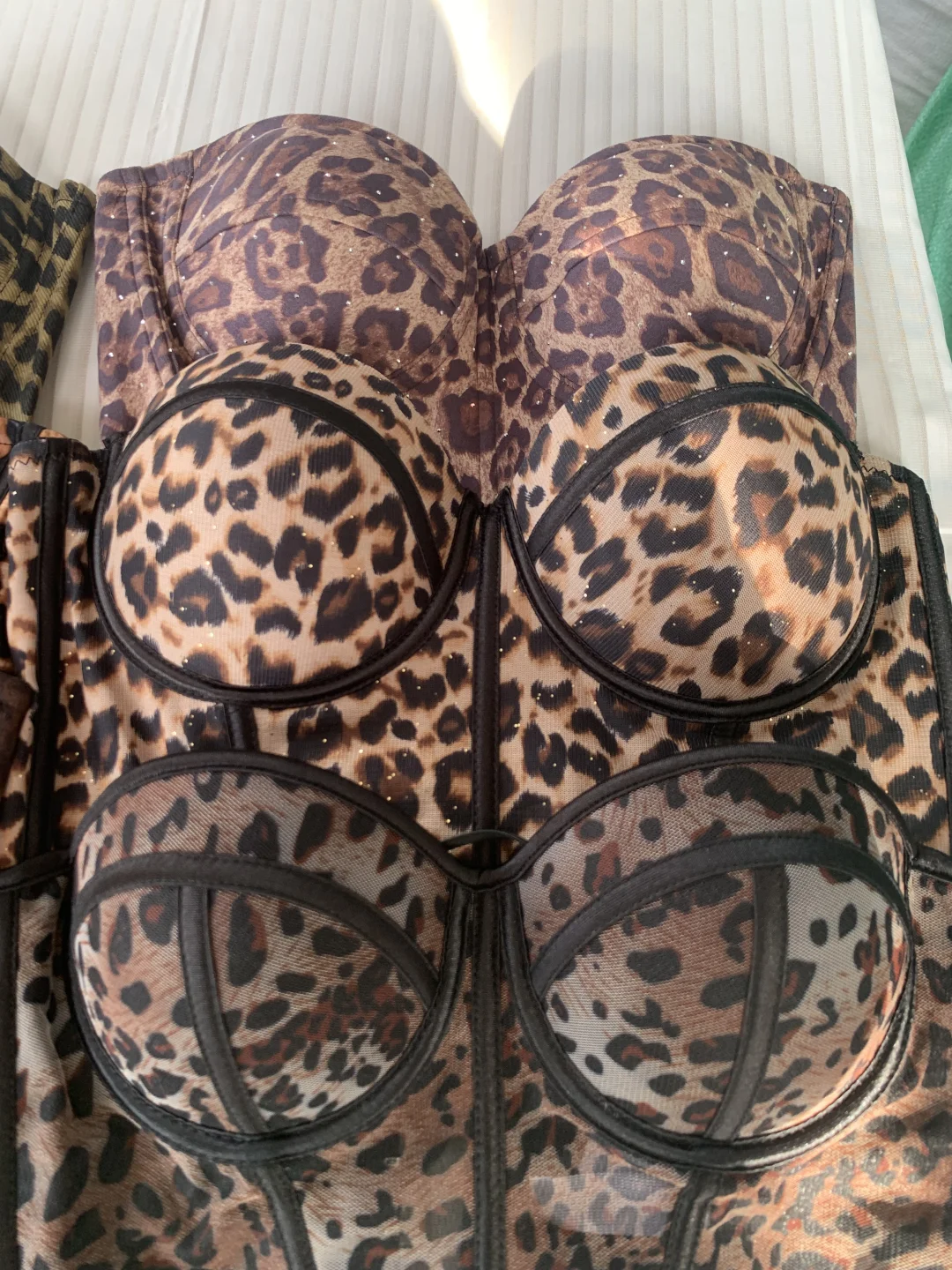 豹纹系列｜辣到爆的鱼骨胸衣，秋冬也能穿‼️