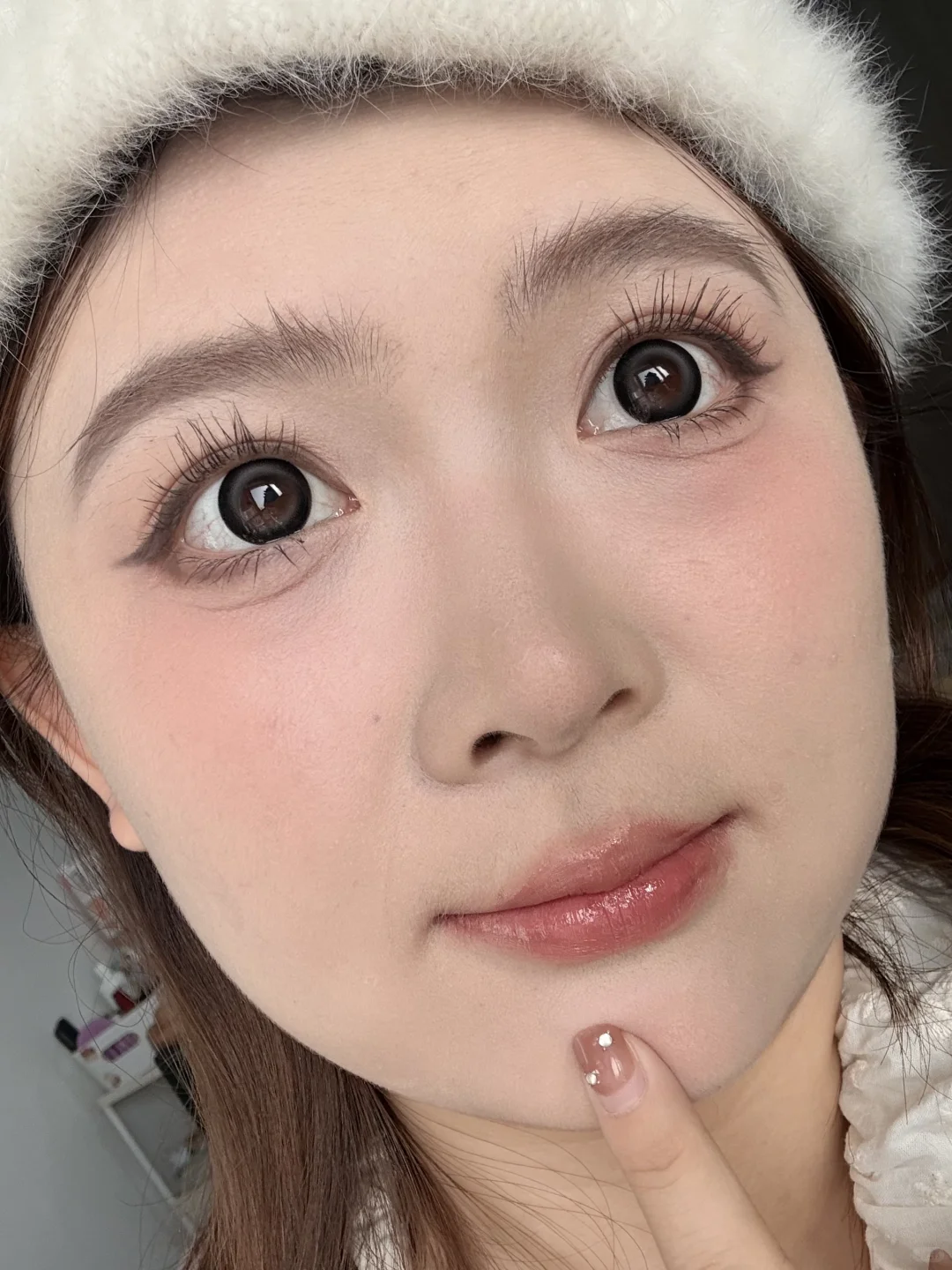 当方圆脸学会放大五官的量感，你就会发现…