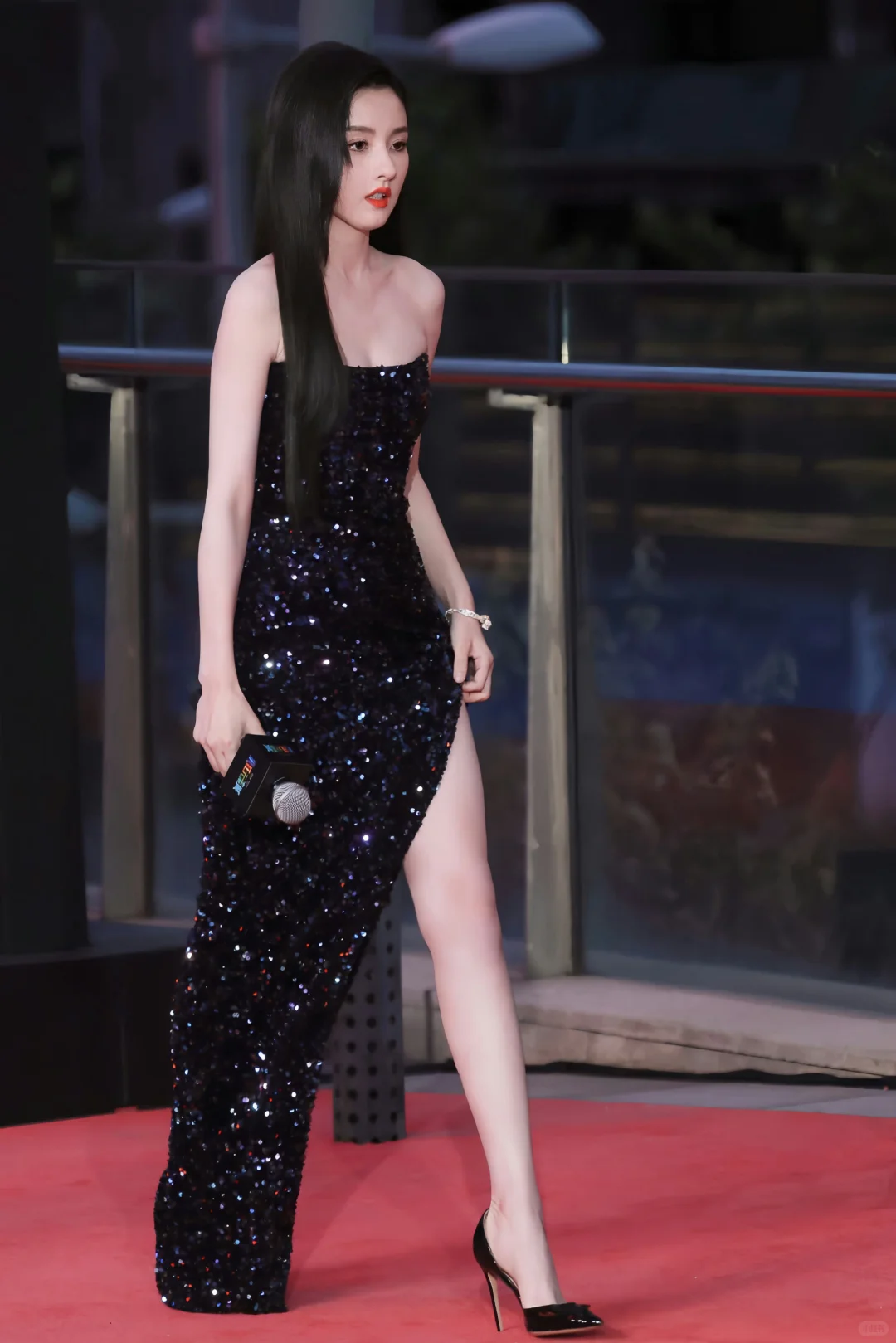 宋祖儿🩷性感华服