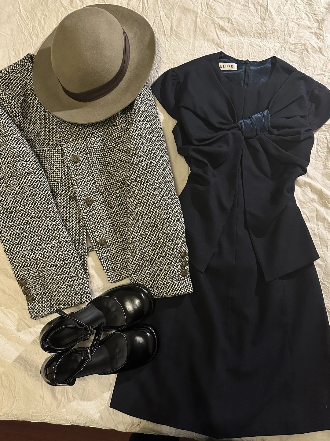 邵和古早感穿搭