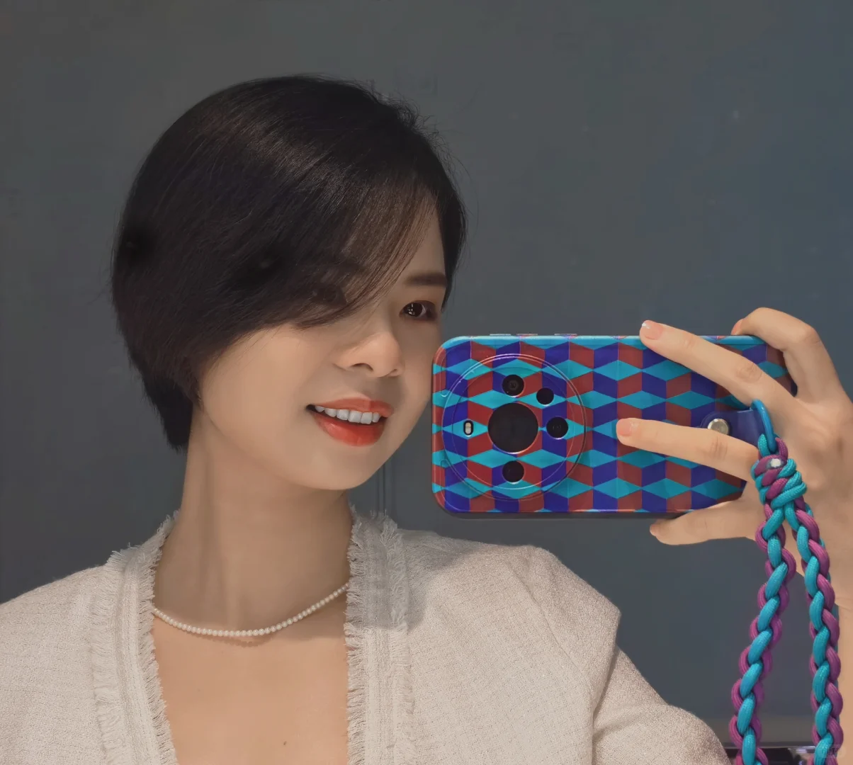 翻到自己的旧照片，不禁感叹那时又美又年轻