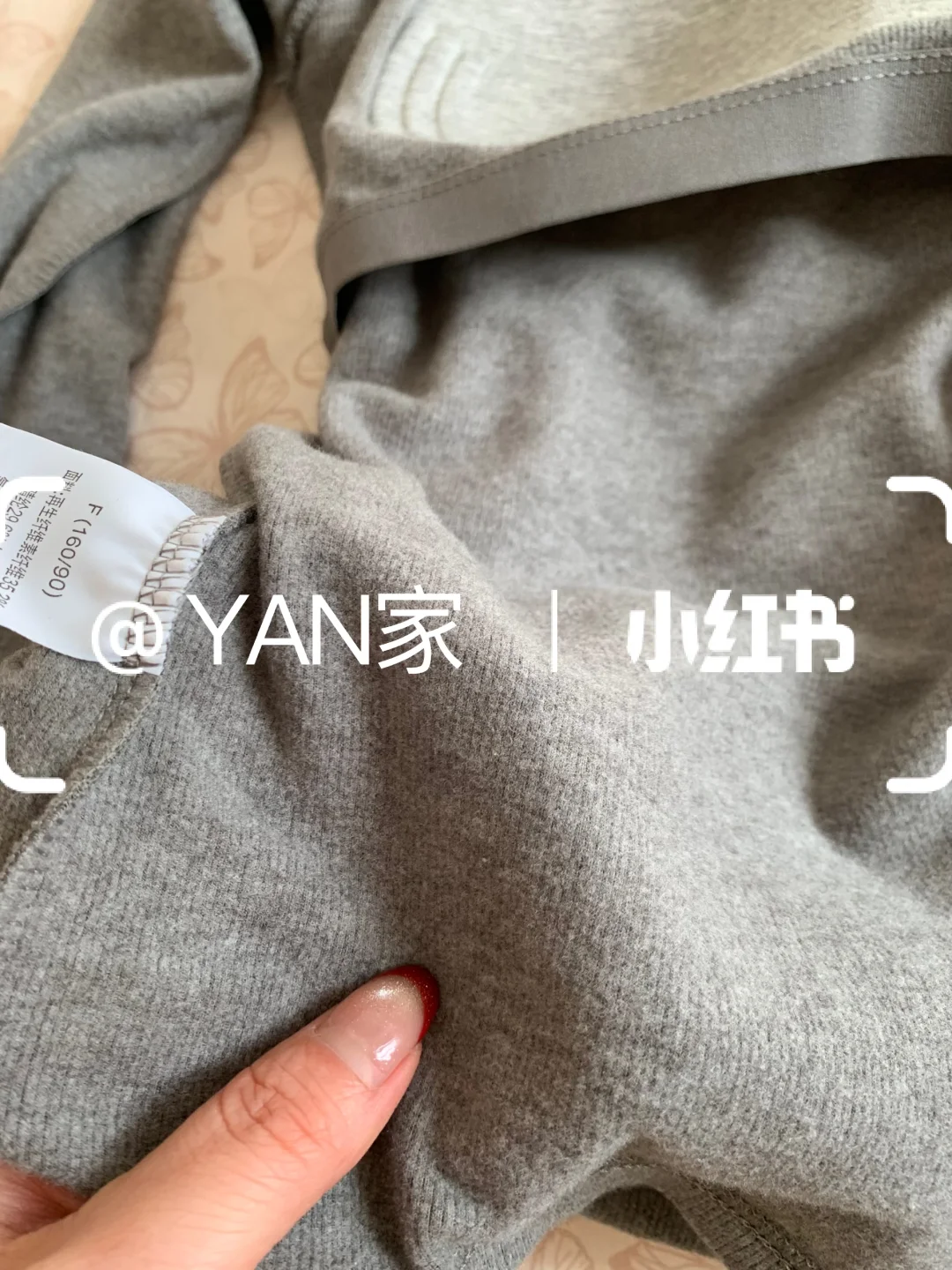 灰色蕾丝上衣｜这件也太显气质了吧！💫