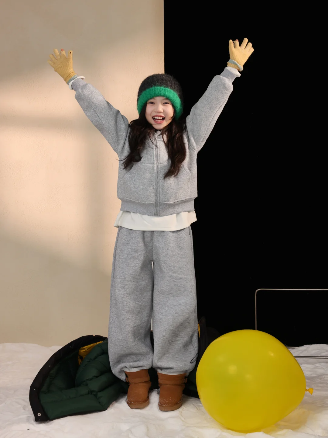 🧤灰色运动套装也能穿出元气甜妹感！