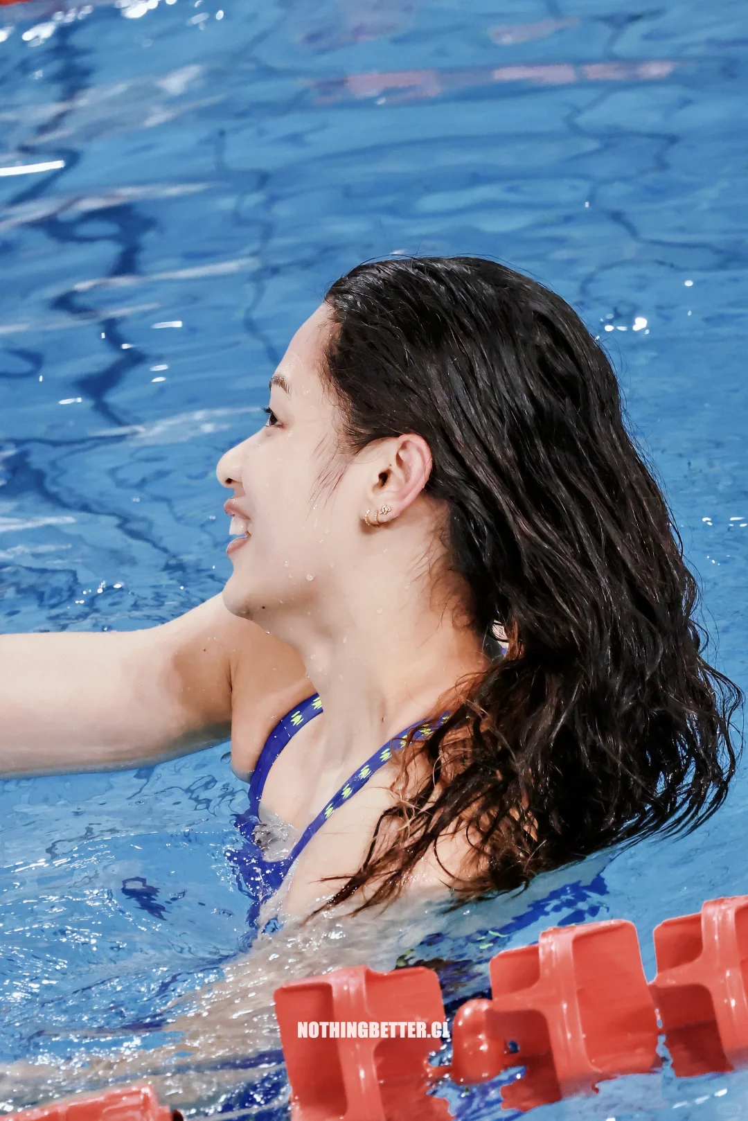 余依婷｜以水为冠👑