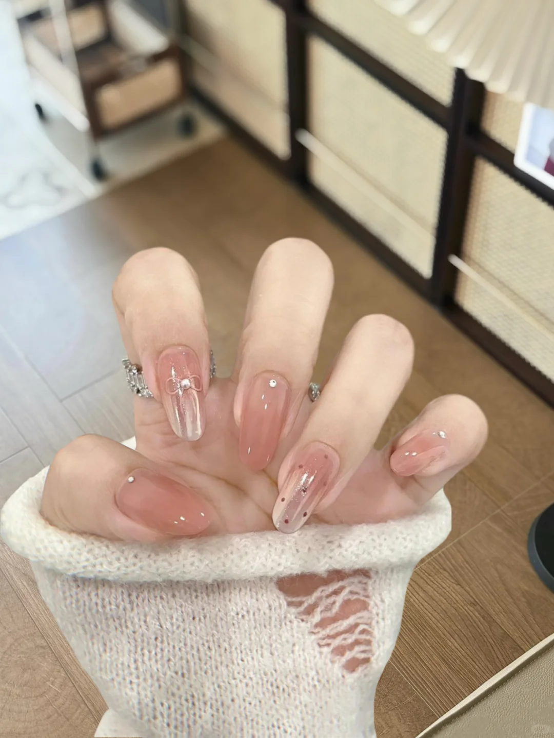 秋冬纯欲天花板～蜜桃渐变🍧波点美甲！