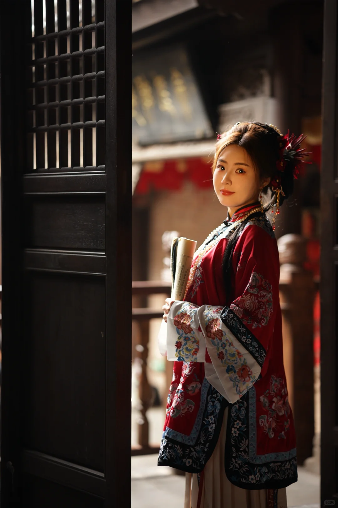 红色是真的出挑啊‼️景德镇清汉女妆造