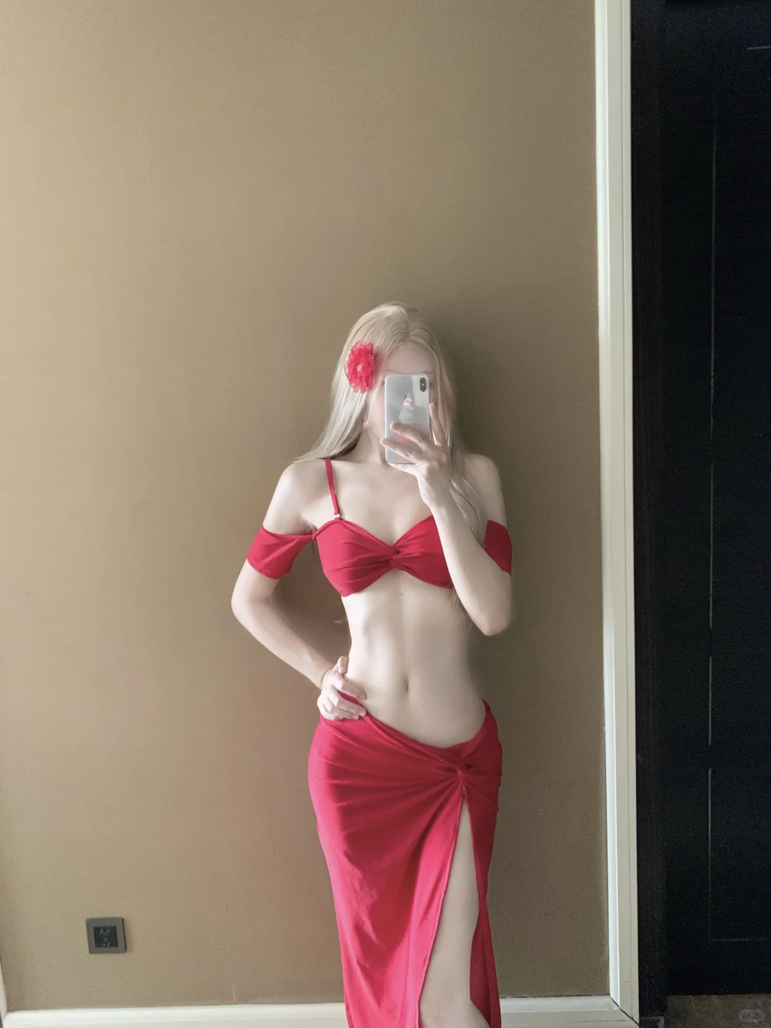 这套复古红真的好有韵味！！明艳大美女即视感