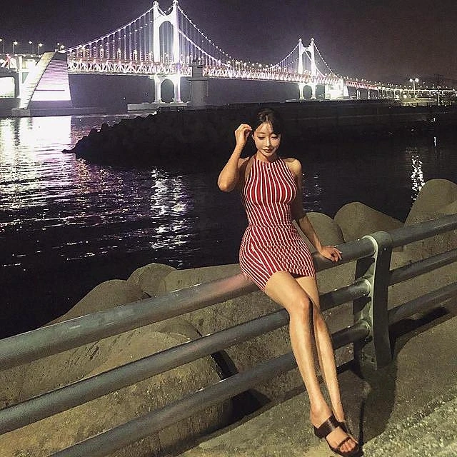 [ins美女]身材完美的大长腿女神模特写真②