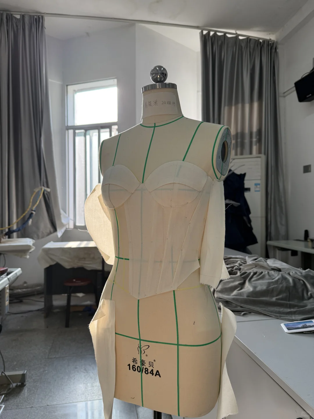 法式紧身胸衣立裁