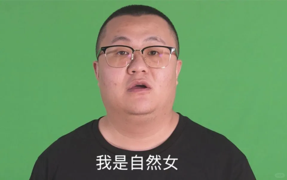 这两个自然女谁更让你心动？更儒雅随和