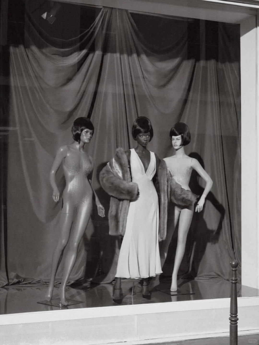 Anok Yai大战塑料假模特