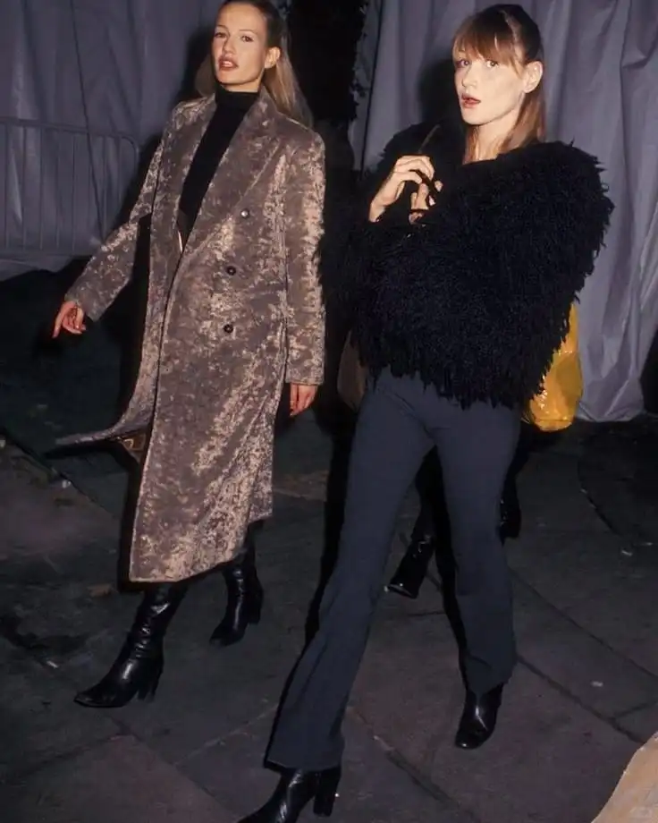 90s模特下班后的抓拍瞬间